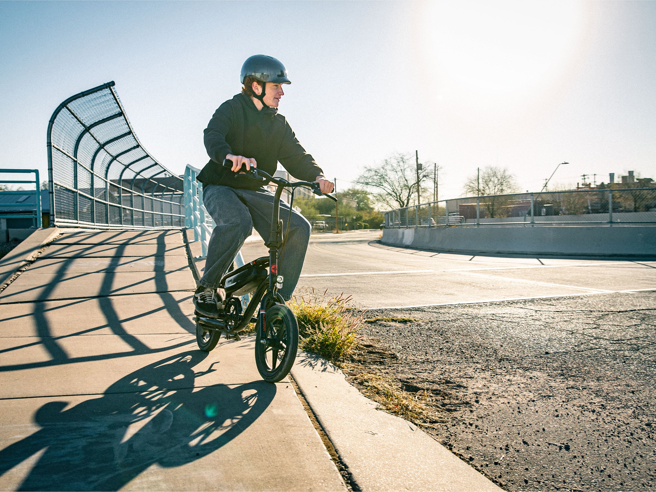 Tornado Compact Electric Bike - Image 3